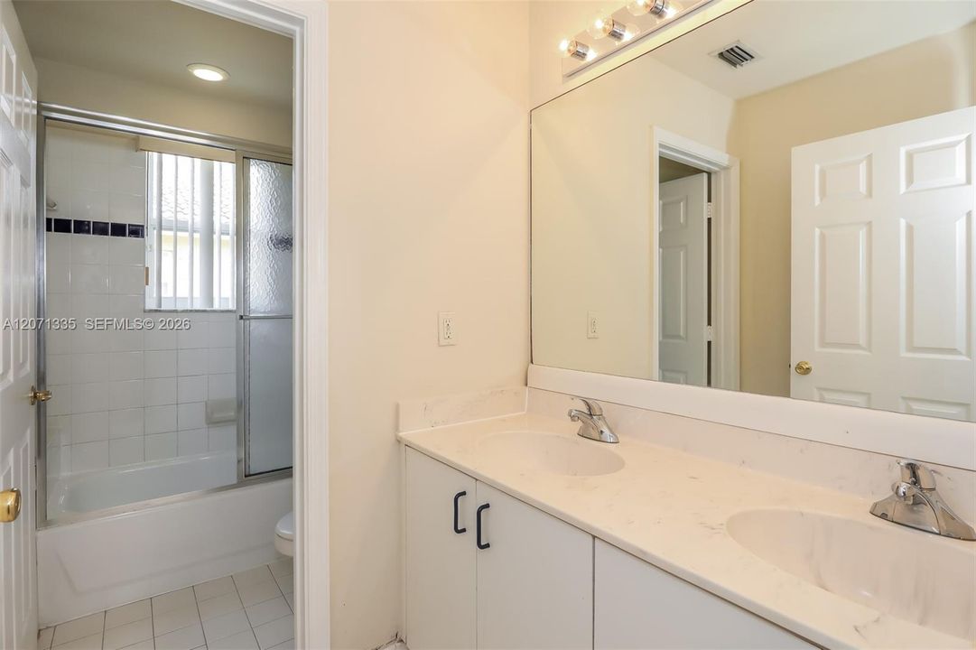 For Rent: $4,615 (6 beds, 4 baths, 3622 Square Feet)