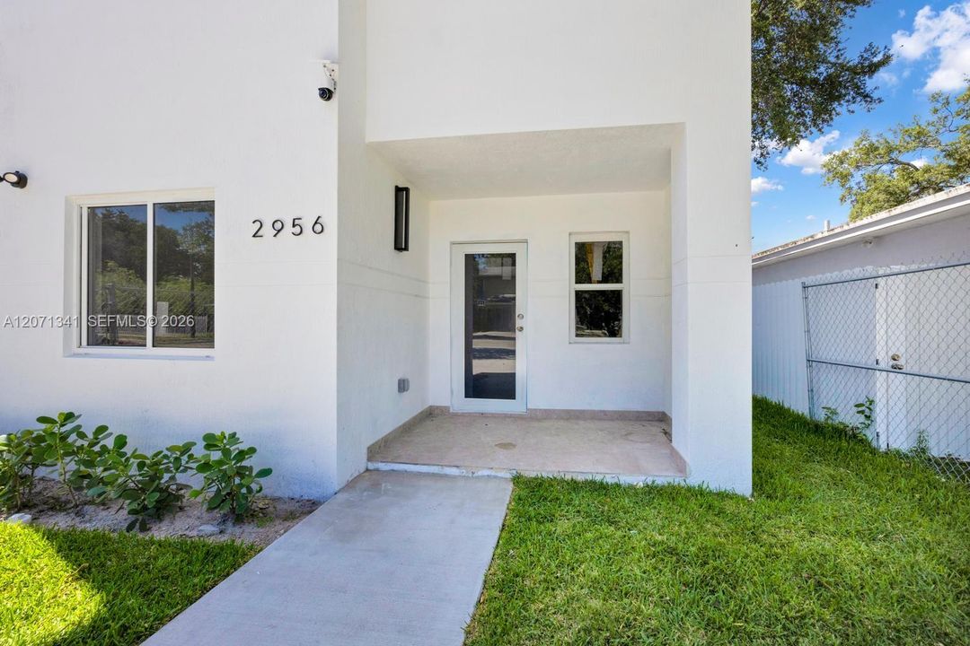 En Venta: $530,000 (4 camas, 3 baños, 1219 Pies cuadrados)