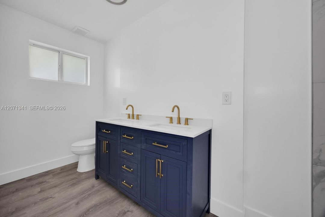 En Venta: $530,000 (4 camas, 3 baños, 1219 Pies cuadrados)