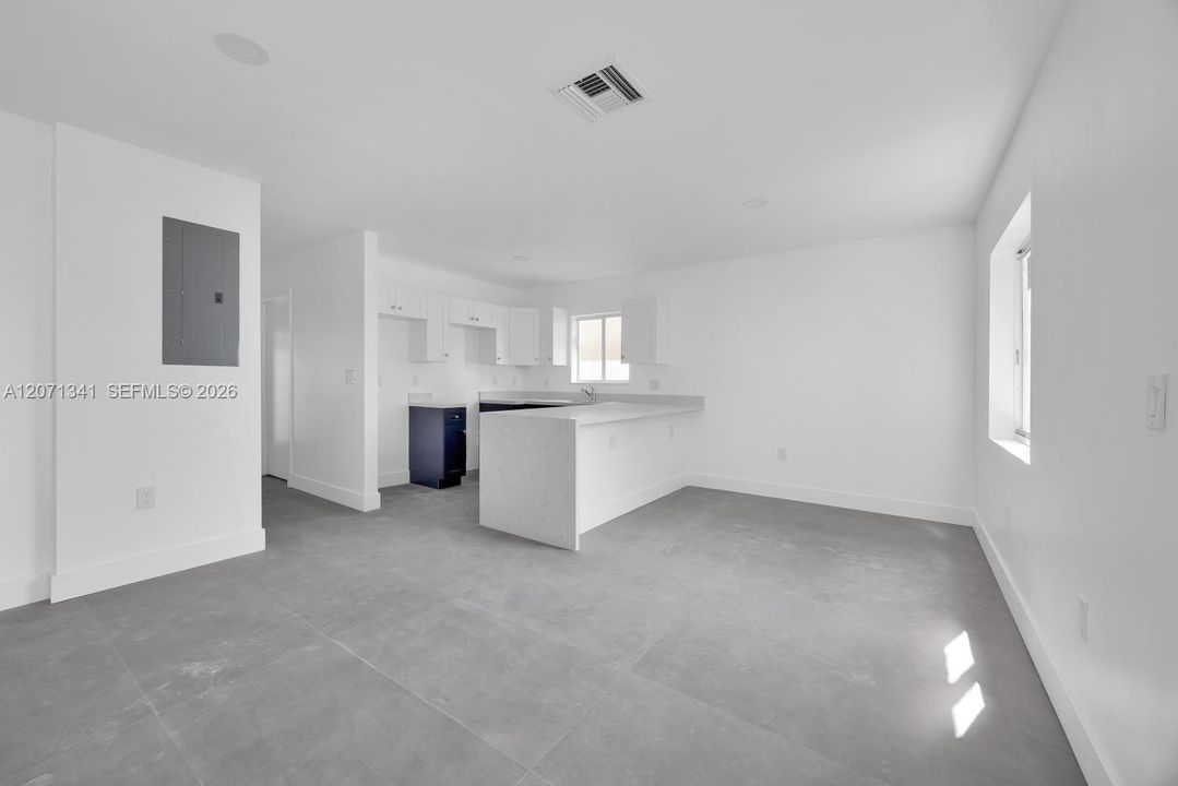 En Venta: $530,000 (4 camas, 3 baños, 1219 Pies cuadrados)
