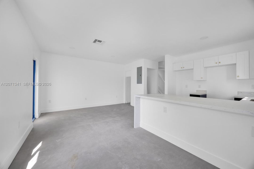 En Venta: $530,000 (4 camas, 3 baños, 1219 Pies cuadrados)