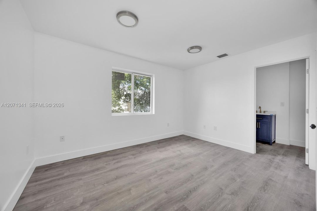 En Venta: $530,000 (4 camas, 3 baños, 1219 Pies cuadrados)