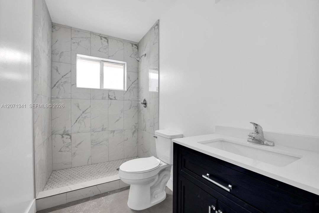 En Venta: $530,000 (4 camas, 3 baños, 1219 Pies cuadrados)