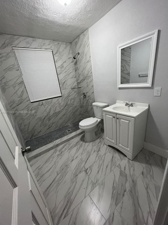 For Rent: $950 (2 beds, 1 baths, 873 Square Feet)