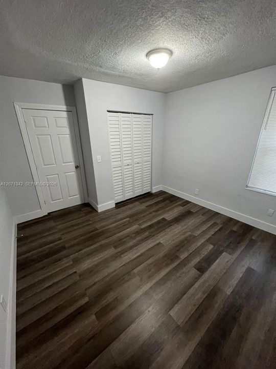 For Rent: $950 (2 beds, 1 baths, 873 Square Feet)