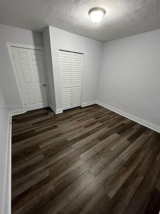 For Rent: $950 (2 beds, 1 baths, 873 Square Feet)