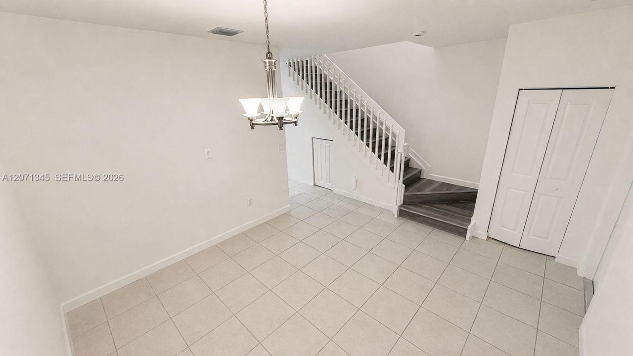 For Rent: $2,650 (3 beds, 2 baths, 1393 Square Feet)