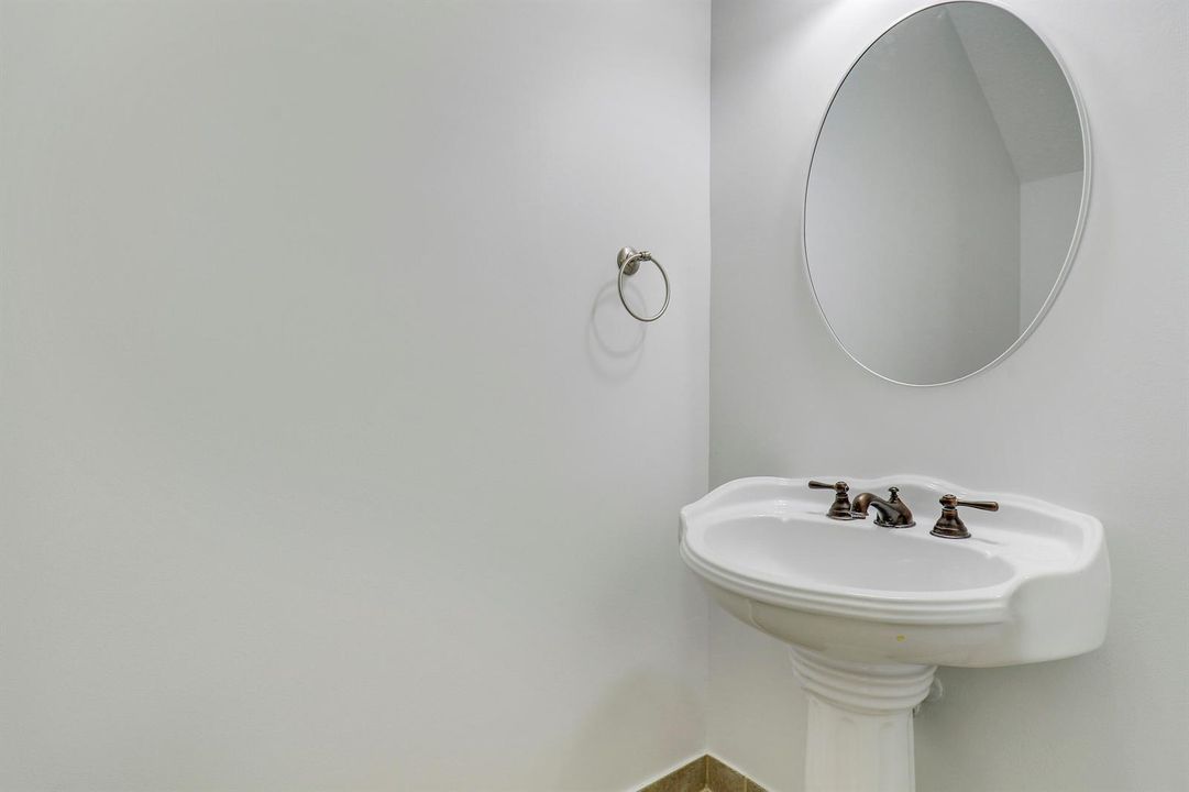 1/2 Bath Downstairs