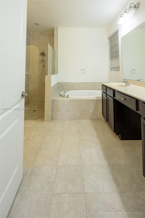 For Rent: $4,000 (4 beds, 2 baths, 2359 Square Feet)