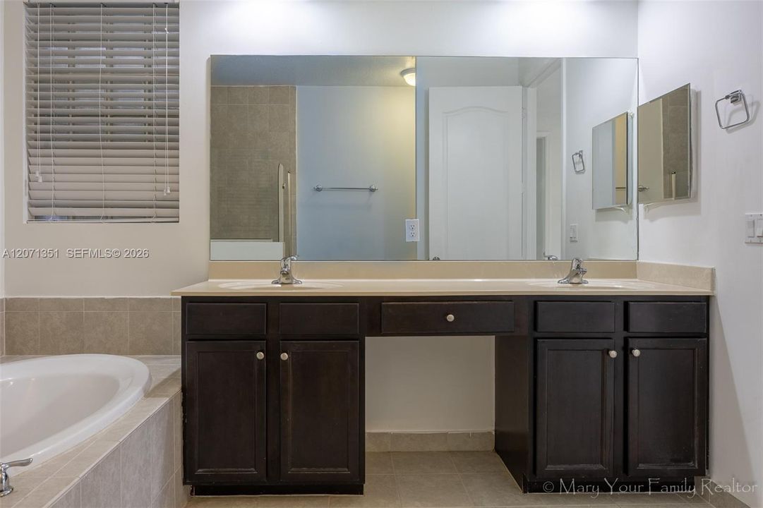 For Rent: $4,000 (4 beds, 2 baths, 2359 Square Feet)
