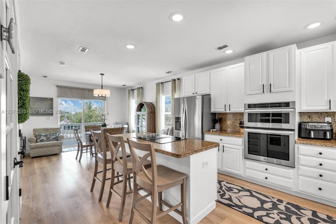 For Sale: $775,000 (4 beds, 2 baths, 1352 Square Feet)