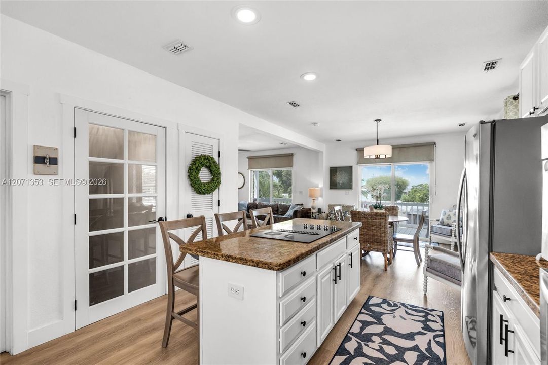 For Sale: $775,000 (4 beds, 2 baths, 1352 Square Feet)