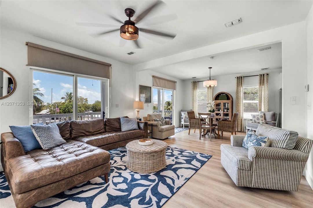 For Sale: $775,000 (4 beds, 2 baths, 1352 Square Feet)