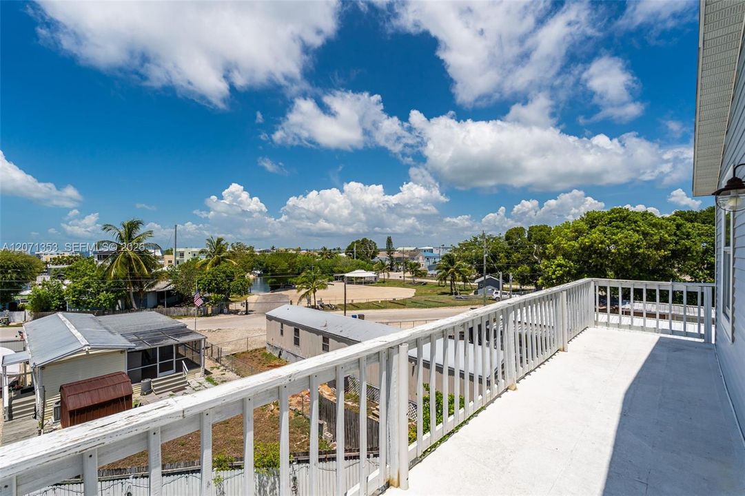For Sale: $775,000 (4 beds, 2 baths, 1352 Square Feet)