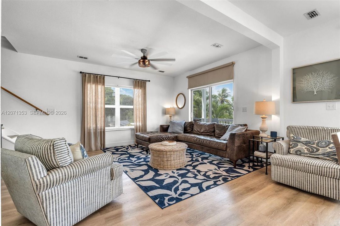 For Sale: $775,000 (4 beds, 2 baths, 1352 Square Feet)