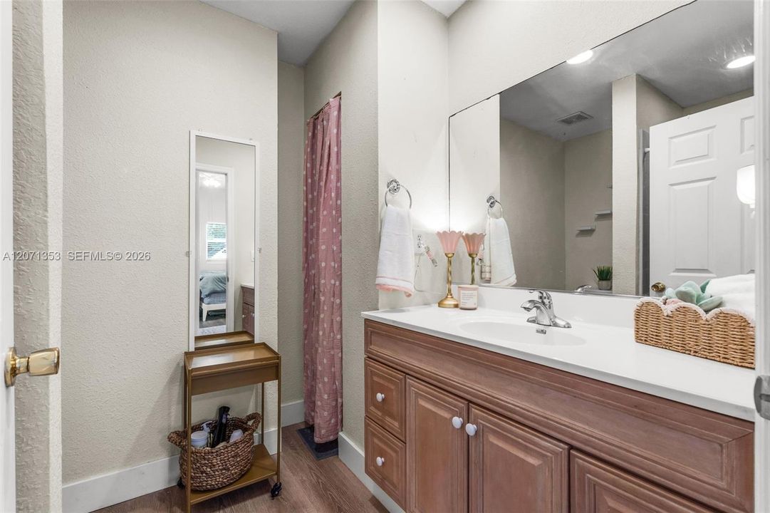 For Sale: $775,000 (4 beds, 2 baths, 1352 Square Feet)