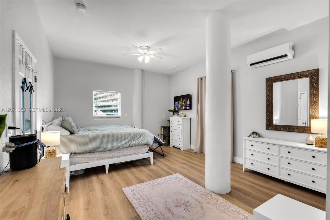 For Sale: $775,000 (4 beds, 2 baths, 1352 Square Feet)