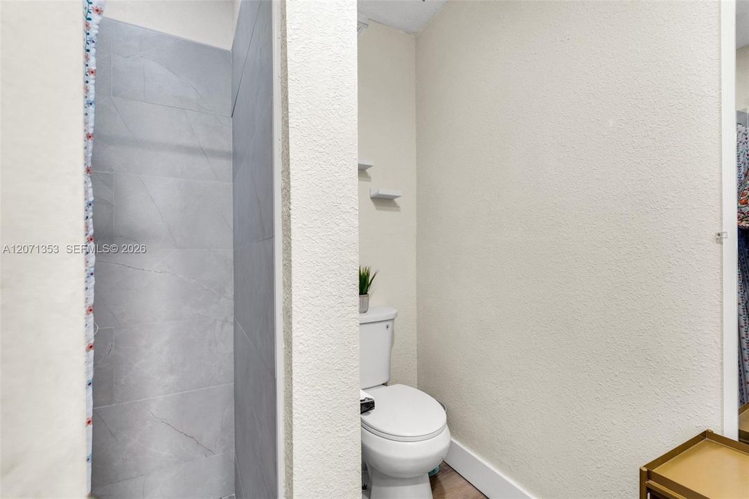 For Sale: $775,000 (4 beds, 2 baths, 1352 Square Feet)