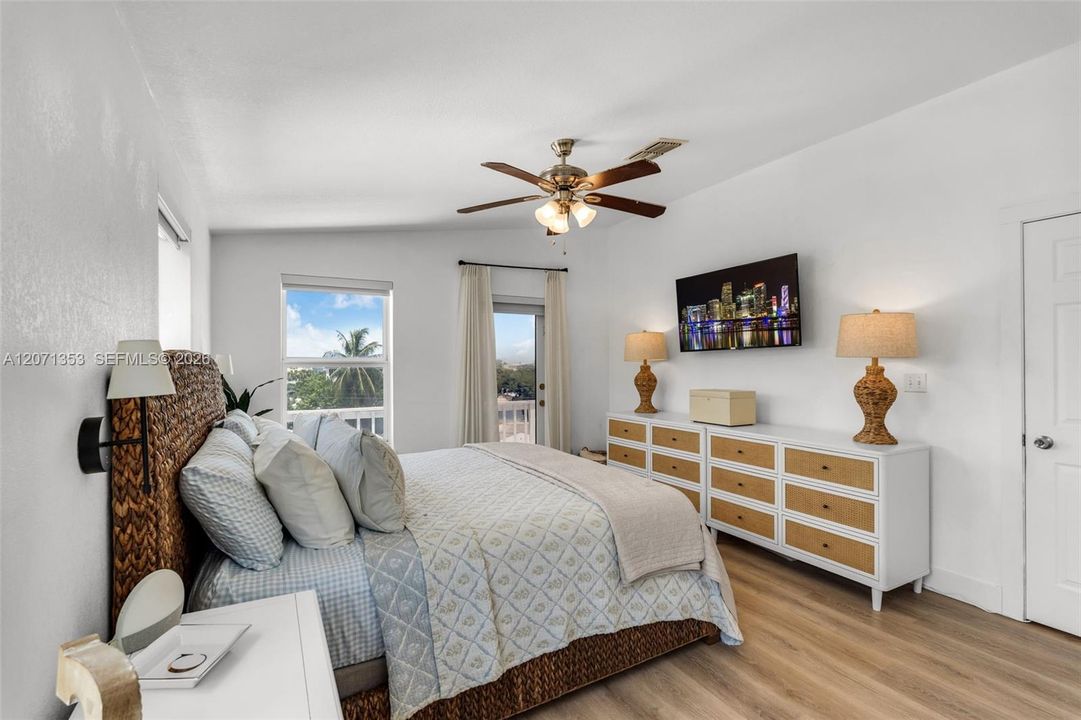 For Sale: $775,000 (4 beds, 2 baths, 1352 Square Feet)