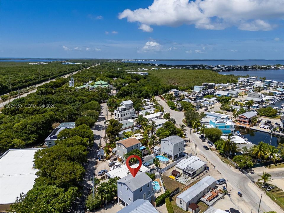 For Sale: $775,000 (4 beds, 2 baths, 1352 Square Feet)