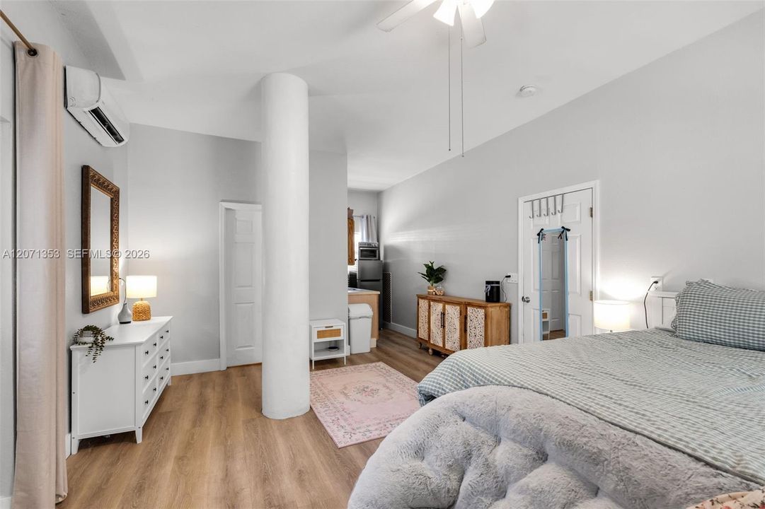 For Sale: $775,000 (4 beds, 2 baths, 1352 Square Feet)