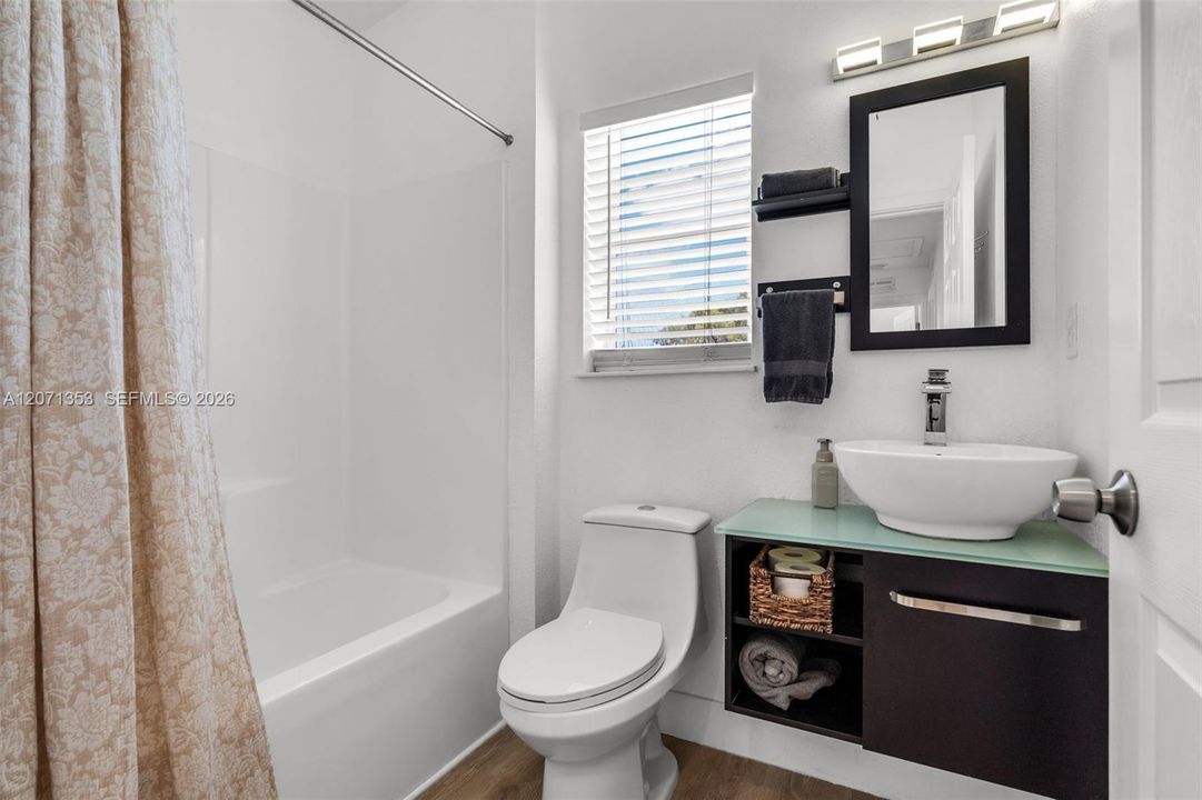 For Sale: $775,000 (4 beds, 2 baths, 1352 Square Feet)