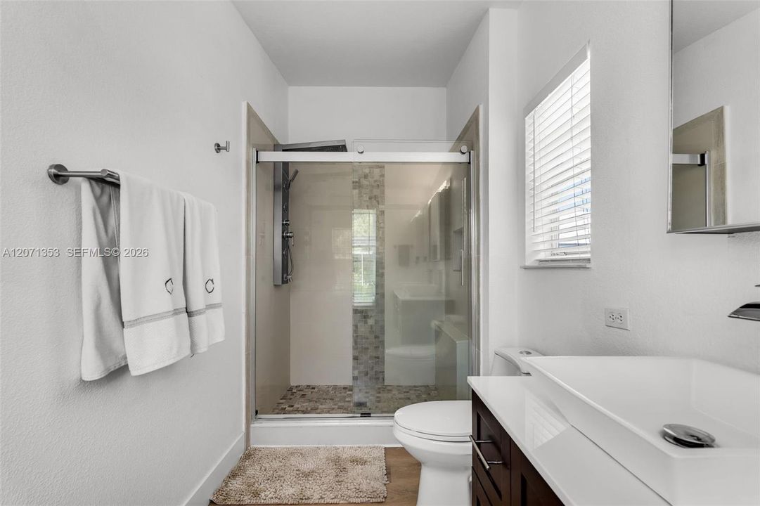 For Sale: $775,000 (4 beds, 2 baths, 1352 Square Feet)