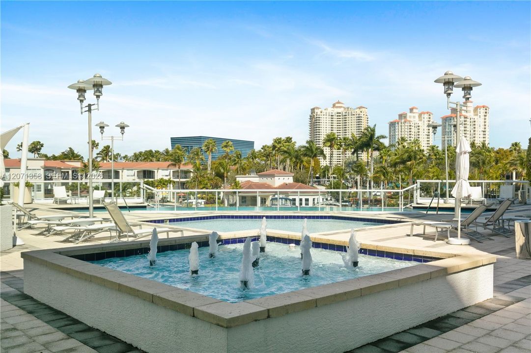 For Rent: $3,800 (2 beds, 2 baths, 1241 Square Feet)