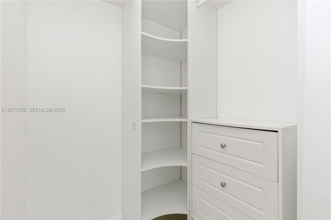 For Rent: $3,800 (2 beds, 2 baths, 1241 Square Feet)
