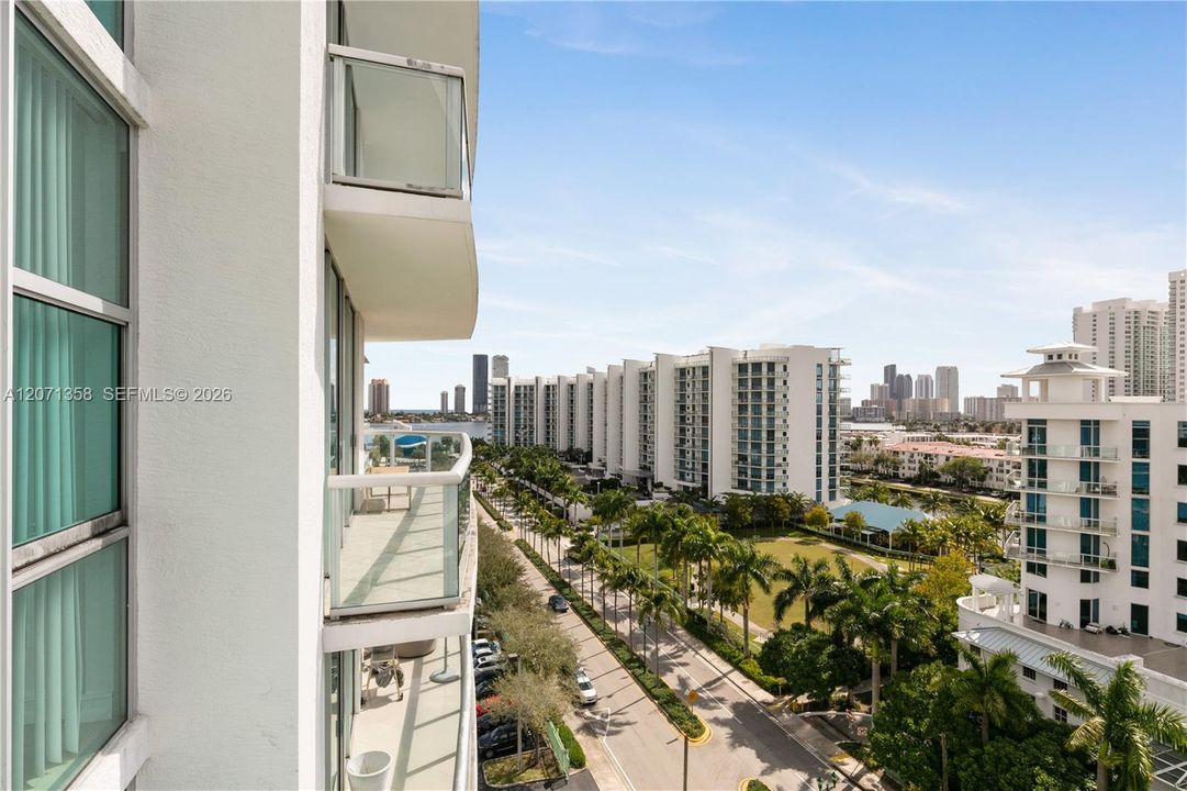 For Rent: $3,800 (2 beds, 2 baths, 1241 Square Feet)