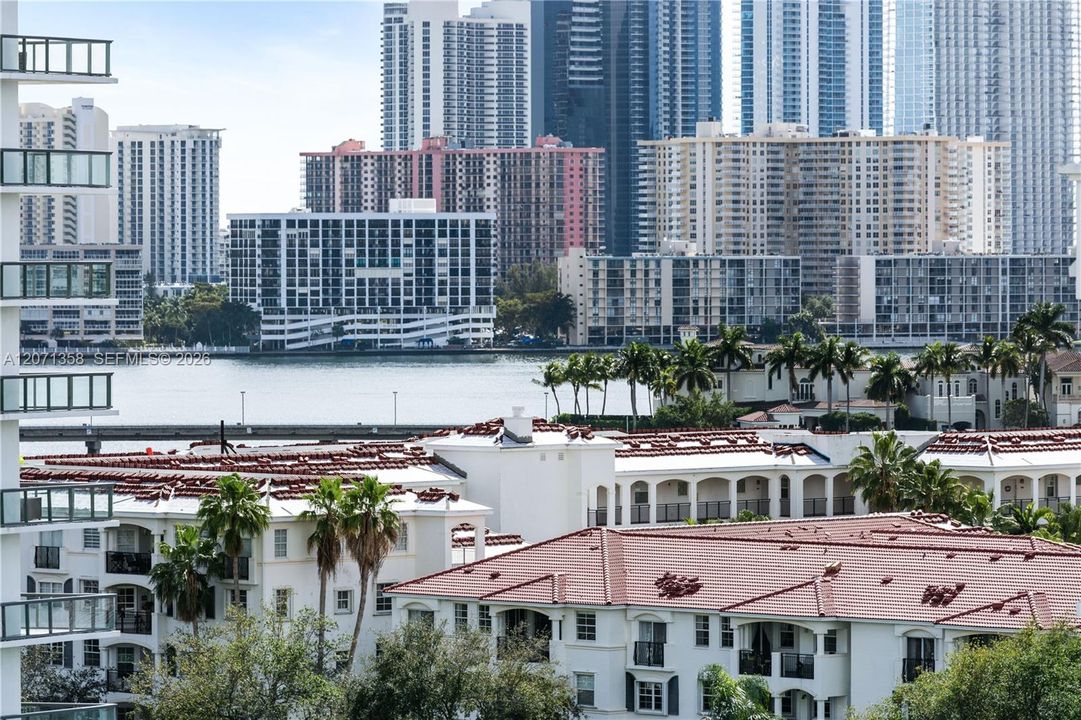 For Rent: $3,800 (2 beds, 2 baths, 1241 Square Feet)