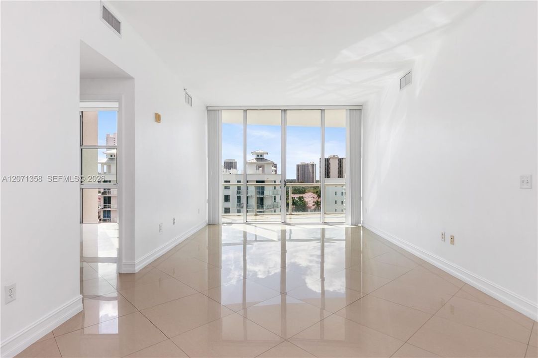 For Rent: $3,800 (2 beds, 2 baths, 1241 Square Feet)