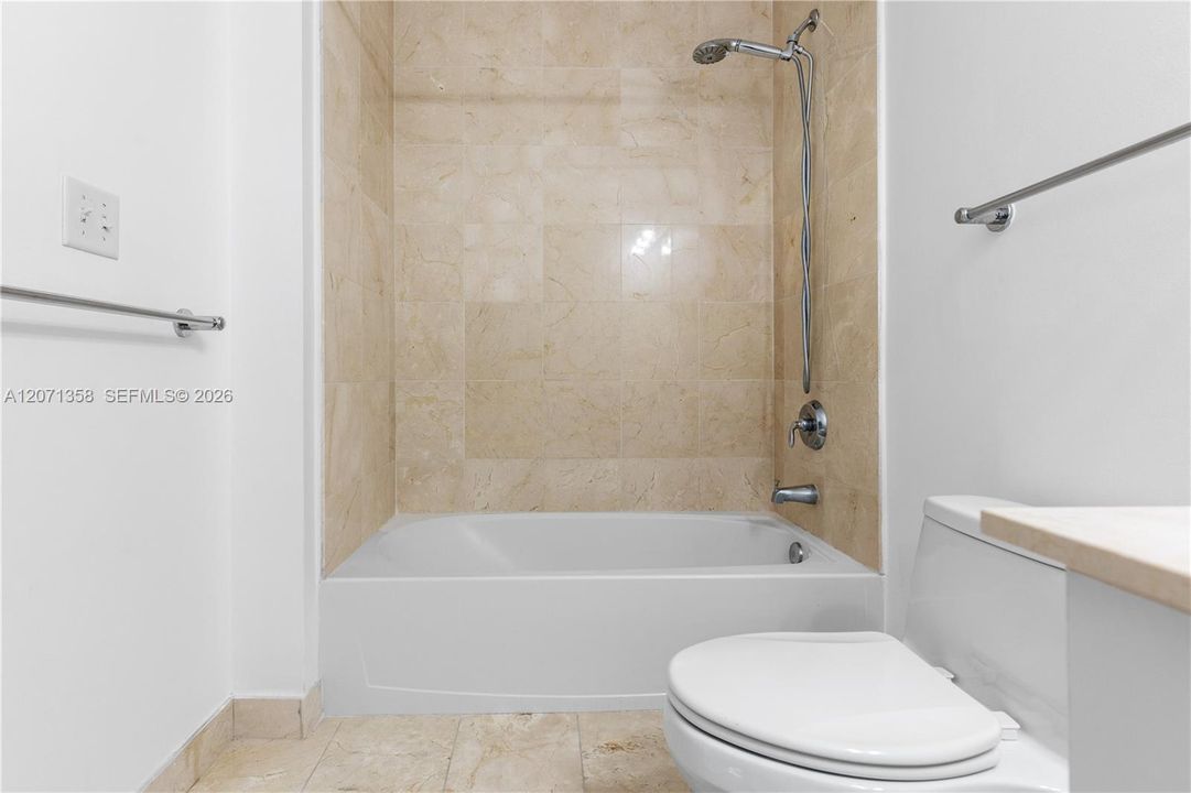 For Rent: $3,800 (2 beds, 2 baths, 1241 Square Feet)