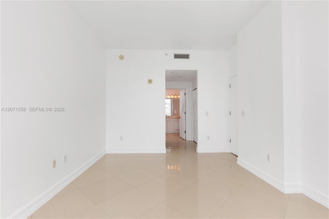 For Rent: $3,800 (2 beds, 2 baths, 1241 Square Feet)