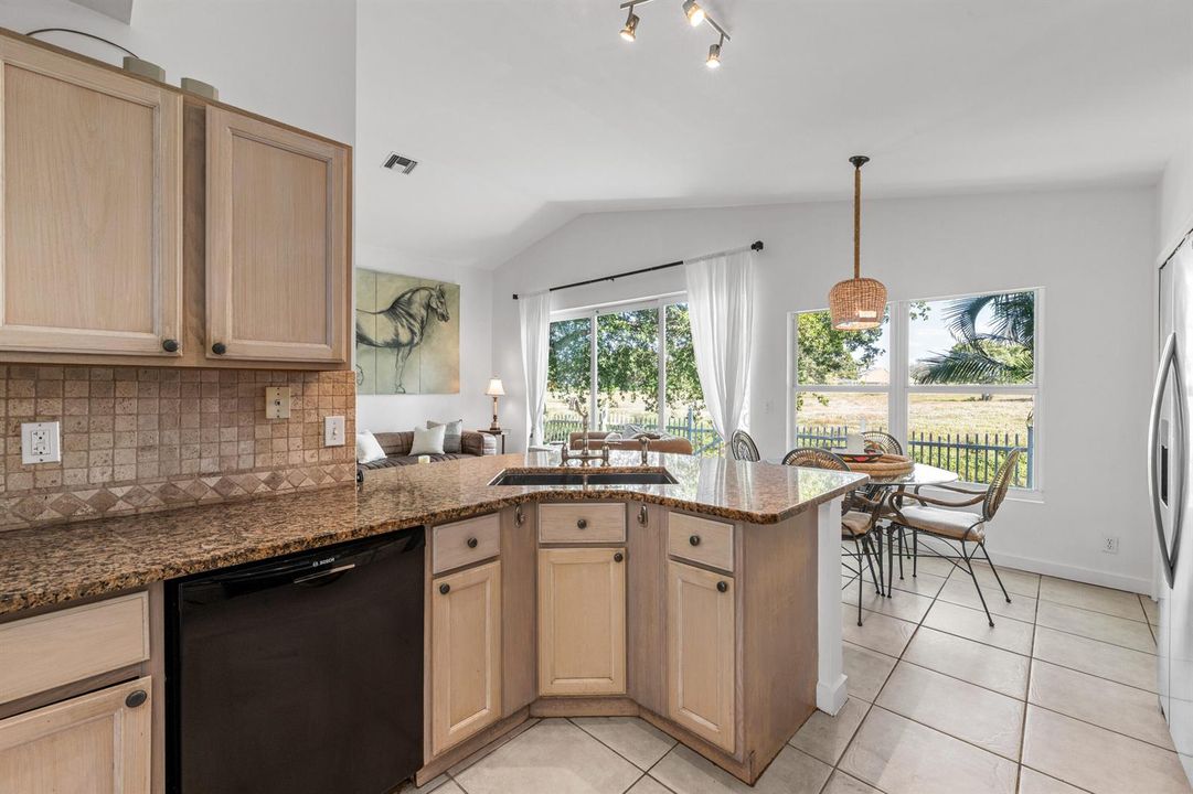 2650 Fairway Cove Ct-print-029-046-DSC 3