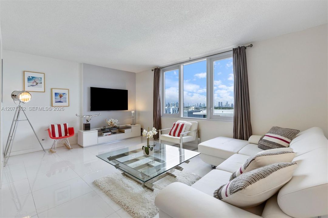 En Venta: $679,000 (0 camas, 1 baños, 760 Pies cuadrados)