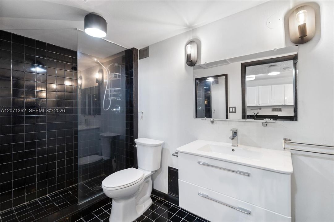 En Venta: $679,000 (0 camas, 1 baños, 760 Pies cuadrados)