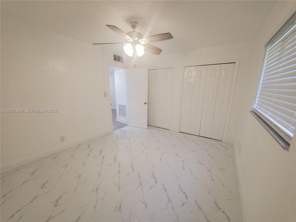 For Sale: $190,000 (2 beds, 1 baths, 950 Square Feet)