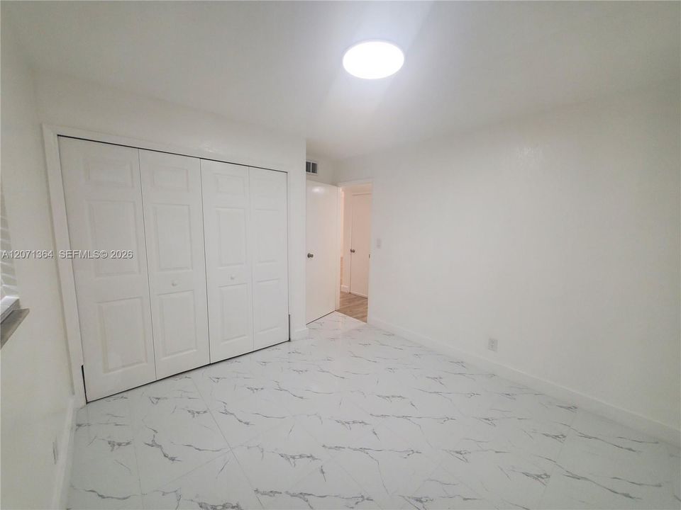 For Sale: $190,000 (2 beds, 1 baths, 950 Square Feet)