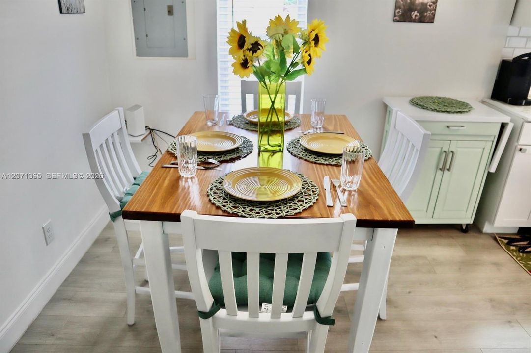 For Sale: $380,000 (5 beds, 2 baths, 1450 Square Feet)