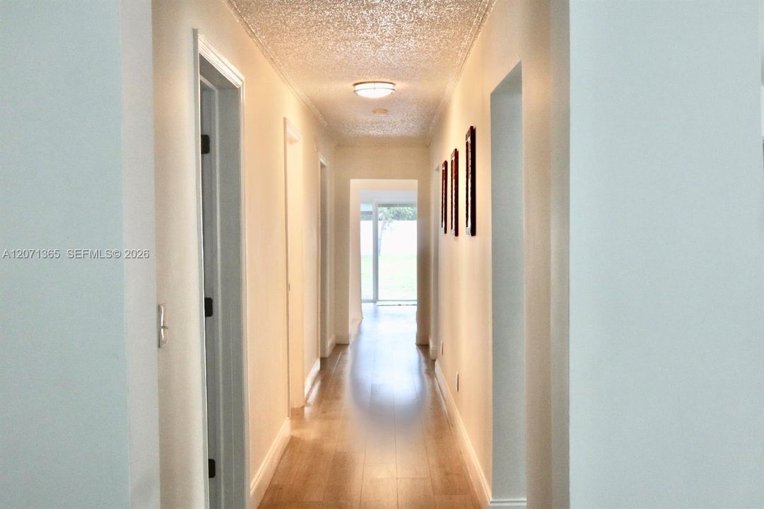 For Sale: $380,000 (5 beds, 2 baths, 1450 Square Feet)