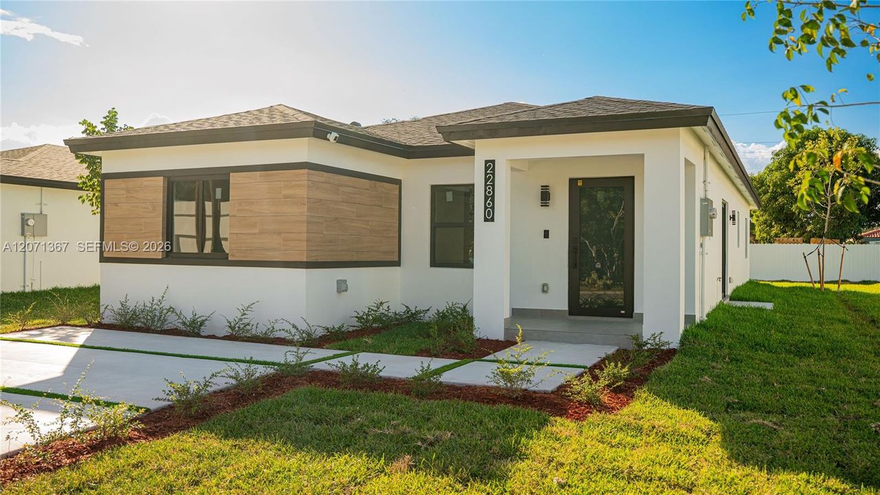 For Rent: $3,500 (4 beds, 2 baths, 1650 Square Feet)
