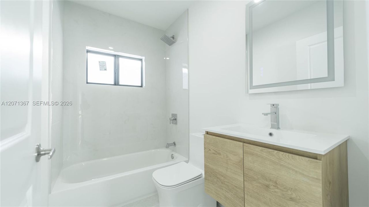 For Rent: $3,500 (4 beds, 2 baths, 1650 Square Feet)