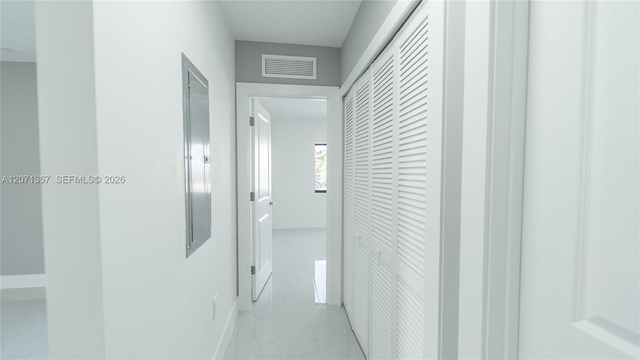 For Rent: $3,500 (4 beds, 2 baths, 1650 Square Feet)
