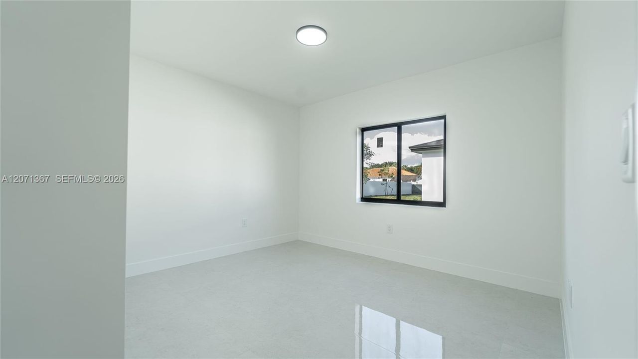 For Rent: $3,500 (4 beds, 2 baths, 1650 Square Feet)
