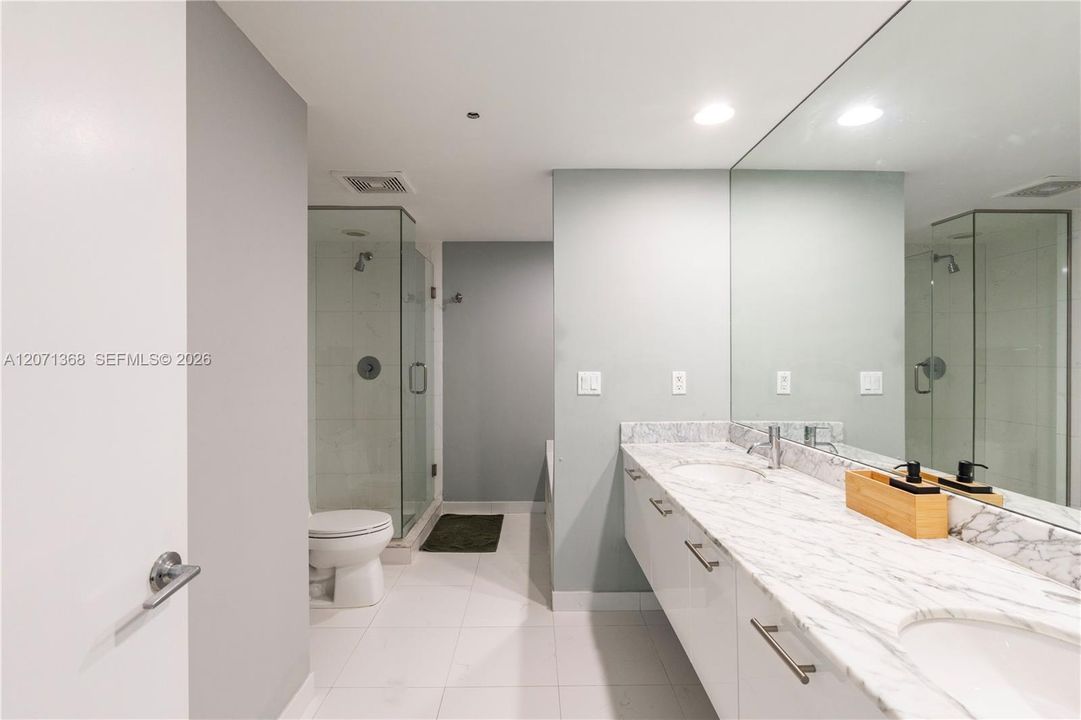 For Rent: $4,200 (2 beds, 2 baths, 1111 Square Feet)
