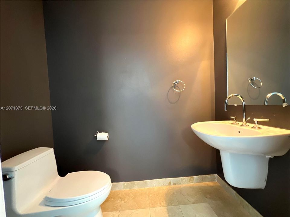 En Venta: $778,000 (1 camas, 1 baños, 819 Pies cuadrados)