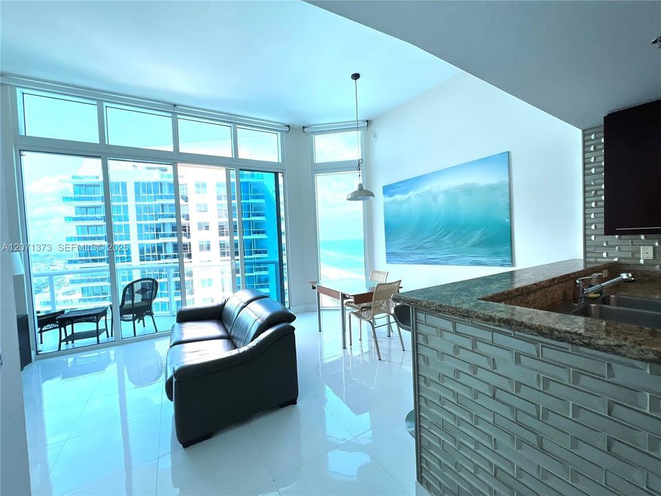 En Venta: $778,000 (1 camas, 1 baños, 819 Pies cuadrados)