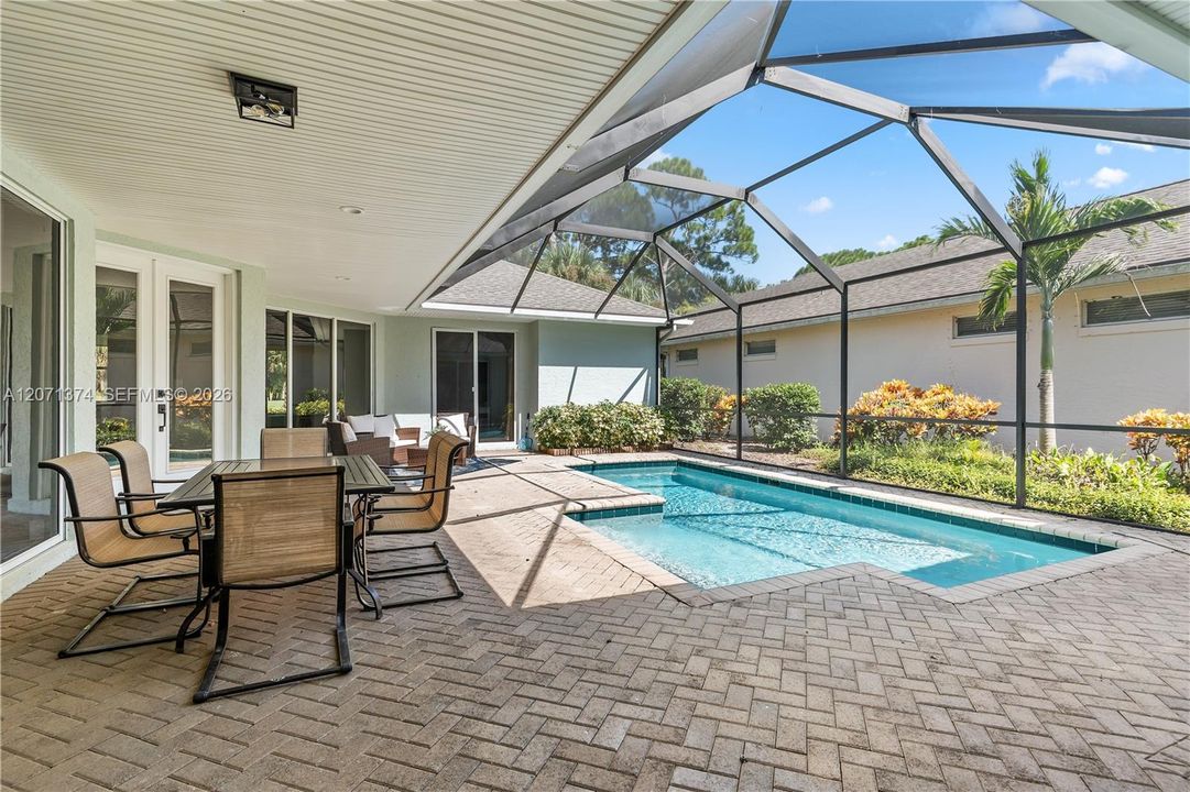 For Sale: $650,000 (3 beds, 3 baths, 1989 Square Feet)