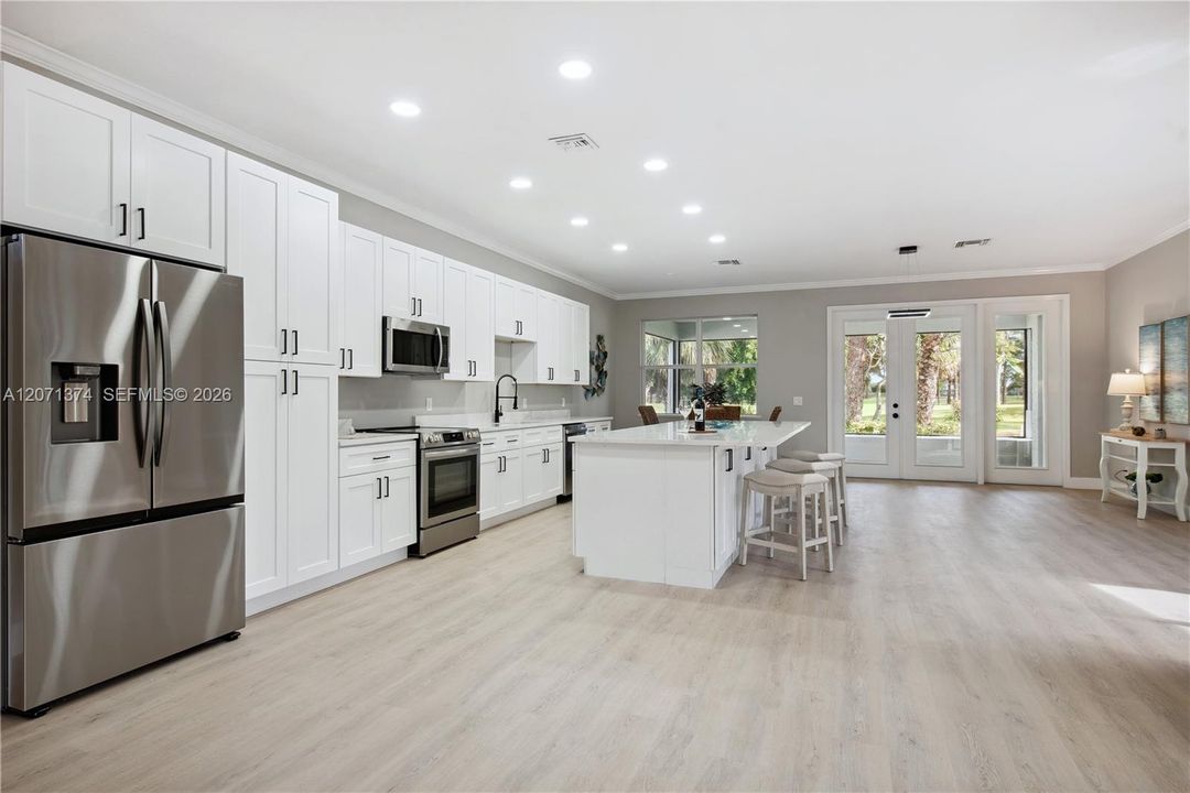 For Sale: $650,000 (3 beds, 3 baths, 1989 Square Feet)